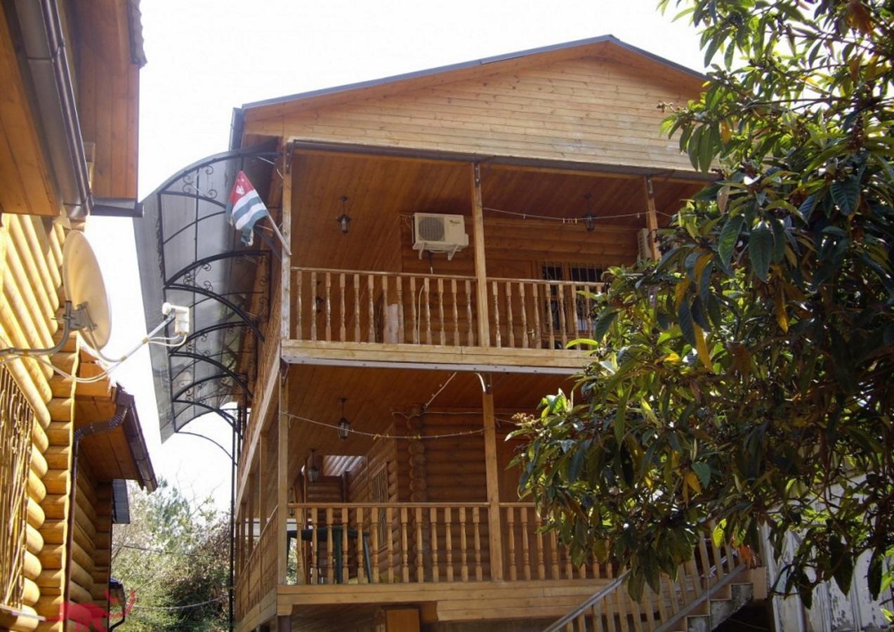 U Iriny Hotel Pizunda Exterior photo