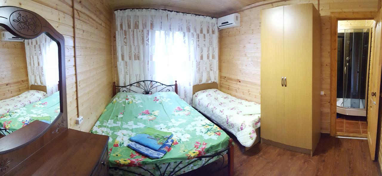 U Iriny Hotel Pizunda Exterior photo