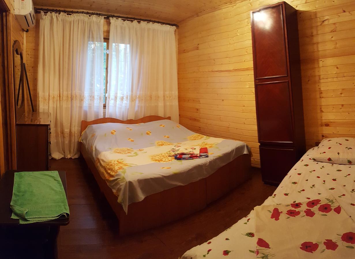 U Iriny Hotel Pizunda Exterior photo